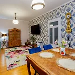 Wojciecha 9b 2 - Srodmiescie 70m2 Pietro 1 *